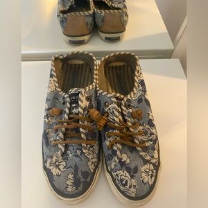 Sperry canvas slide on sneakers